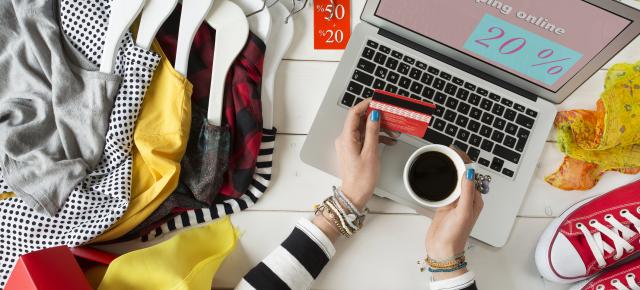 Magazinele online se așteaptă la creșteri de minim 20% a vânzărilor de Black Friday 2020, pe fondul desfășurării majoritar online