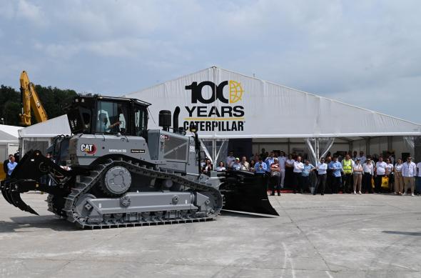 CAT 432, CAT D6 XE - Centennial Edition: BM Cat_4 (1).jpeg