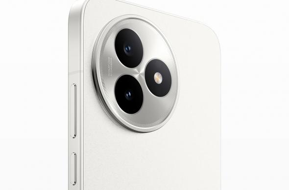 REDMI K80 Extreme Edition: b99b0d6e-90cb-4049-be5c-e65ccd666ce3.jpeg