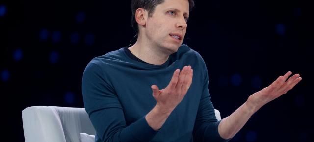Câtă energie „mănâncă” un prompt ChatGPT; Sam Altman susține că o interogare ar consuma cât un bec economic aprins câteva minute