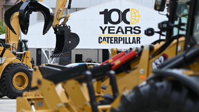 <b>Am fost la aniversarea de 100 de ani Caterpillar! Eveniment special la Bergerat Monnoyeur, cu tehnologie de top și acces deschis pentru public</b>12 iulie 2025 e o zi specială. Am fost invitați la un eveniment special, chiar o aniveresare organizată de Bergerat Monnoyeur România, cu ocazia centenarului Caterpillar. Vorbim despre un brand cu greutate în industria utilajelor grele. Am aflat