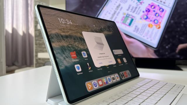 <b>Huawei MatePad Pro 12.2 2025 PaperMatte: Hardware apt pentru creativitate, productivitate, divertisment</b>Această tabletă Huawei vine cu procesorul Kirin T91 (7 nm), împreună cu 12 GB RAM și are opțiuni de stocare de 256 sau 512 GB. Completate de GPU-ul Maleoon 910 MP4. Integrează o baterie destul de mare, de 10.100 mAh cu încărcare ultra-rapidă la 100W