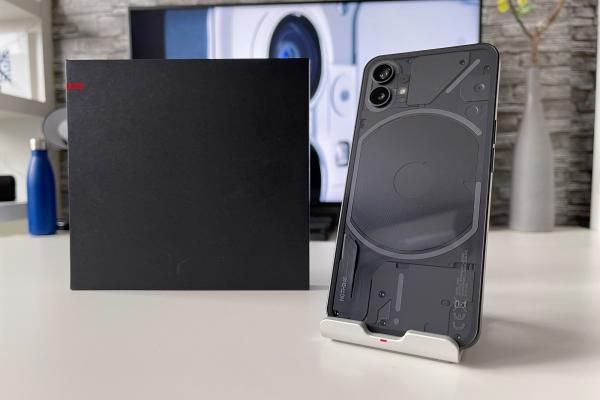 Nothing Phone (1) - Galerie foto Mobilissimo.ro