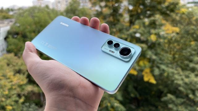 <b>Xiaomi 12 Lite review în limba română (Evaluare Mobilissimo)</b>Xiaomi 12 Lite a debutat ceva mai târziu în 2022 faţă de predecesorii săi, aşa târziu că pune la îndoială existenţa unui Xiaomi 12 Lite 5G NE. Vine după un Xiaomi Mi 11 Lite cu un CPU care nu a mai apărut pe nici un alt telefon, cu zvonuri despre exclusiv
