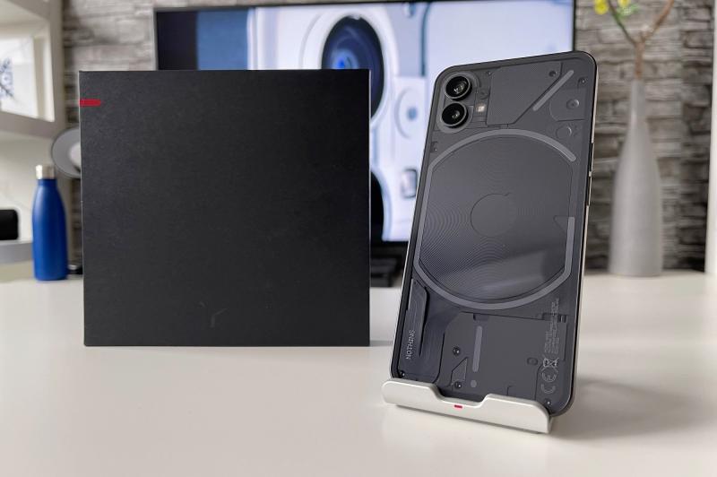 Nothing Phone (1) - Galerie foto Mobilissimo.ro: Nothing-Phone-1_010.jpg