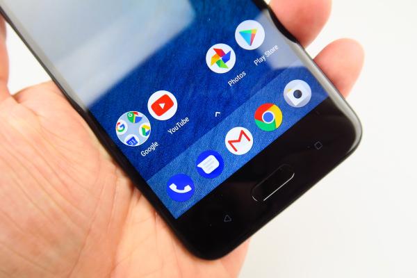 HTC U11 Life: OS, UI, aplicaţii cât se poate de stock