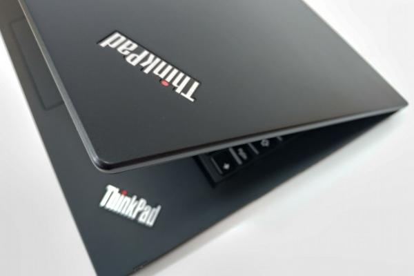 Lenovo ThinkPad T480s - Fotografii prezentare