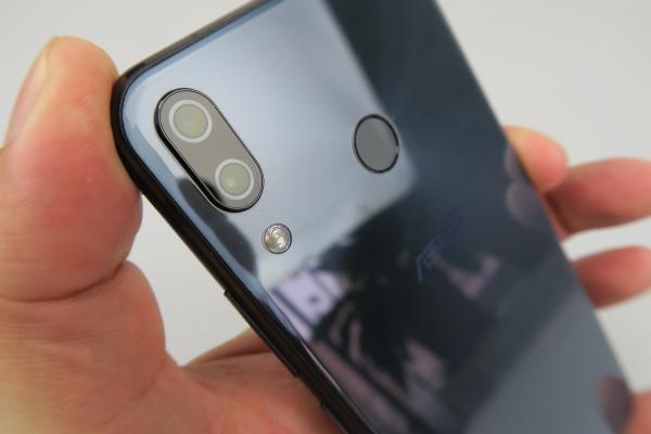 ASUS ZenFone 5 (ZE620KL): Cameră cu un plus la stabilizare, culori și selfie, faţă de predecesor