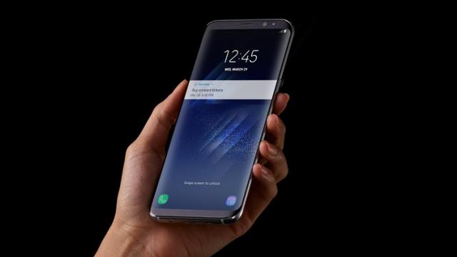 <b>Samsung ar fi vândut doar 8 milioane de telefoane Galaxy S9 în trimestrul 2; Profiturile zonei Mobile scad</b>Pe seama unui raport emis de către publicația sud-coreeană TheInvestor aflăm astăzi că vânzările terminalelor din seria Galaxy S9 sunt într-adevăr la cote mici, fiind menționat chiar faptul că numai 8 milioane de unități au fost comercializate 