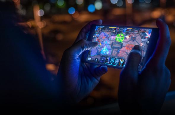 Razer Phone 2 - Fotografii oficiale: Razer-Phone-2_012.jpg