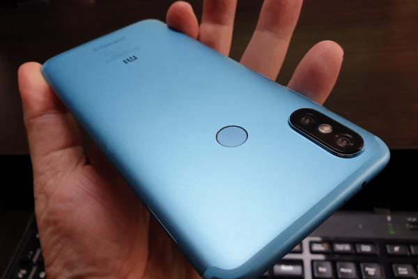 Xiaomi Mi A2: Design arătos, unibody metalic "ca pe vremuri"