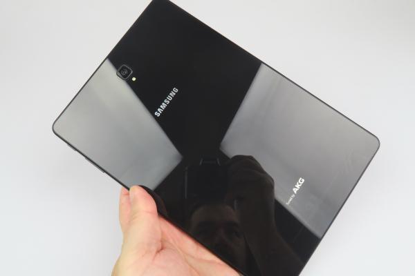 Samsung Galaxy Tab S4: Design lucios, premium, diferit