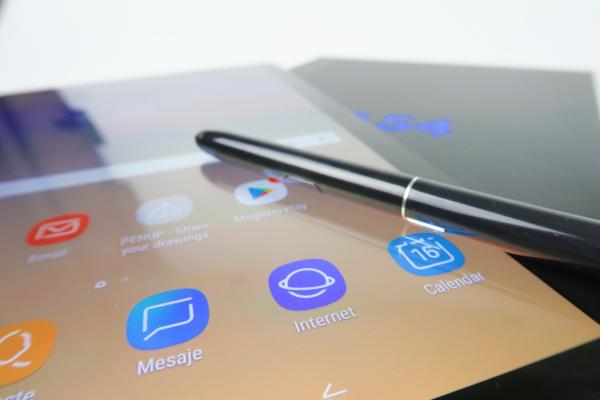 Samsung Galaxy Tab S4 - Accesorii