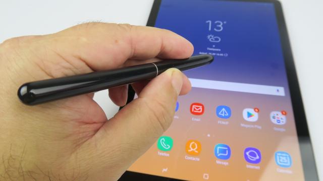 <b>Samsung Galaxy Tab S4 Review</b>"Noi nu testam tablete des la Mobilissimo.ro" este o propoziţie pe care o auziţi des. Nu că ar fi vina noastră, dar întreg segmentul tabletelor este în regres. O duc bine convertibilele, Chromebook-urile şi ultrabook-urile în schimb. Samsung Galaxy Tab S4