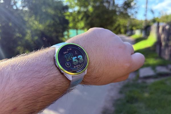 Garmin Forerunner 570 - Galerie foto Mobilissimo.ro