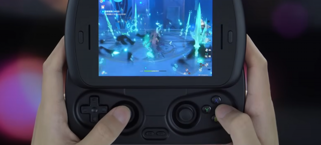 Xperia Play, varianta 2025? ANBERNIC RG Slide readuce formatul glisant pe o micro-consolă