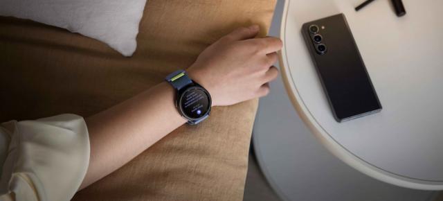 Probleme cu respiraţia în timpul somnului? Funcția de monitorizare a apneei în somn acum și în România pe Galaxy Watch