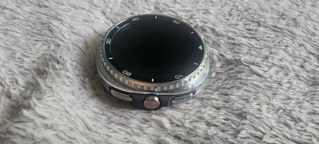 Galaxy Watch 8 Classic apare înainte de lansare în imagini reale; vine cu design „squircle” și 64 GB stocare