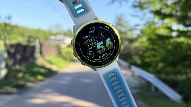 <b>Prezentare Garmin Forerunner 570 (47mm) - Smartwatch-ul care te antrenează, te motivează și te conectează</b>Finalul lunii mai ne-a adus noi smartwatch-uri concepute pentru atleți de performanță de la Garmin. Pe lângă varianta Forerunner 970, a sosit în teste și modelul Forerunner 570, despre care discutăm pe larg în acest material. E un model disponibil