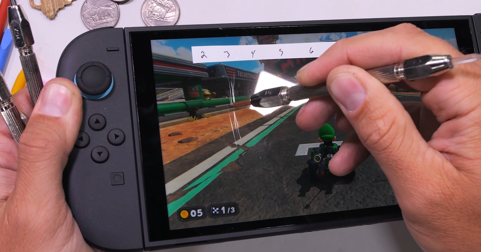 Nintendo Switch 2 supus testelor de durabilitate a lui JerryRigEverything; Are un singur punct slab (Video)