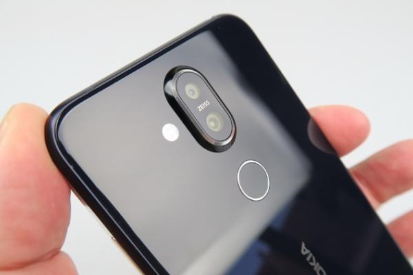 Nokia 8.1 primește actualizarea la Android 10 cu Dark Mode și noi gesturi de navigare