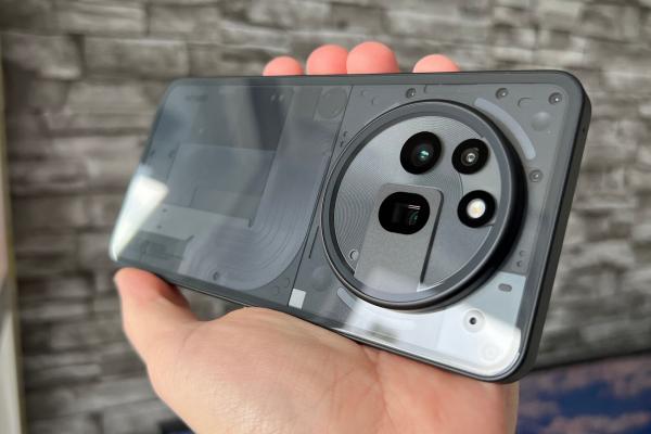 Nothing Phone (3a) Pro review detaliat în limba română (Evaluare Mobilissimo)