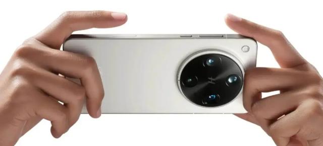OPPO Find X8 Ultra acum oficial! Camera-phone-ul aduce procesor de top, camere telephoto upgradate serios, baterie mare
