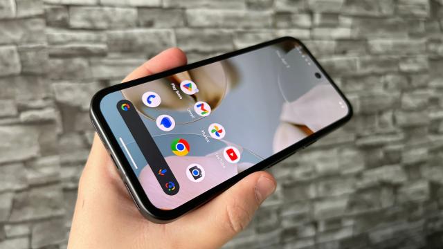 <b>Google Pixel 9a: Tensor G4 livrează peste un mid-range clasic, performanță la nivel de Pixel 9 Pro/Pro XL</b>Google Pixel 9a + Tensor G4 nu este egal cu LOVE, cel puțin nu la anumite aspecte. Avem performanță considerabilă între midrange-uri, dar după cum vom vedea mai jos, această performanță piere rapid. Ca reminder, telefonul