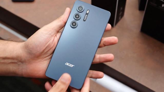 <b>Noi smartphone-uri ACER debutează oficial; Super ZX și Super ZX Pro au display-uri mari și se fabrică în India</b>La început de lună martie am aflat că ACER plănuiește revenirea în segmentul smartphone, la acel moment fiind programate pentru debut modele entry-level precum Acerpure Acerone Liquid S272E4 și Acerone Liquid S162E4