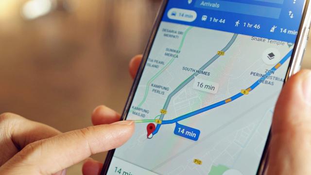 <b>Google recunoaște că a șters din greșeală timeline-ul din Maps; Datele pierdute nu pot fi recuperate fără backup</b>Dacă ți-ai verificat recent Timeline-ul din Google Maps și ai descoperit că e cam gol, nu ești singurul. Google tocmai a confirmat că a avut loc un incident tehnic care a dus la ștergerea datelor de localizare pentru unii utilizatori, și nu, nu e vorba de