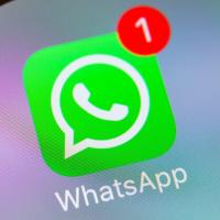 WhatsApp lucrează la aprobarea logării pe alt telefon, funcții legate de partajarea numărului, reacții la status