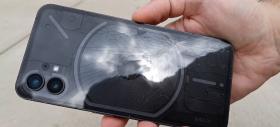 Nothing Phone (1) primeşte un drop test; Cum rezistă corpul său la impact? (Video)