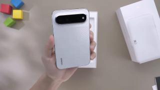 Huawei Pura X View trece de 280.000 de activări în 5 zile; Telefonul lat începe să arate ca o strategie