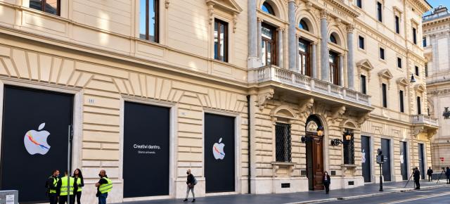 În loc de cozi la iPhone 18 Pro, Apple a primit o grevă în toate cele 17 magazine din Italia