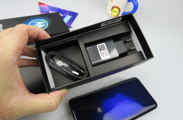 Unboxing Motorola Moto G Pro (Conținutul cutiei): Motorola-Moto-G-Pro_016.JPG