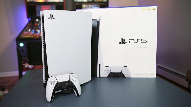 <b>Noul stoc de console PlayStation 5 pus în vânzare astăzi de eMAG și Orange a fost epuizat în mai puțin de 3 minute!</b>Această zi de 10 decembrie s-a dovedit a fi una norocoasă pentru cei care voiau să achiziționeze un PlayStation 5, asta pentru că o parte dintre retailerii de pe plan local au suplimentat stocurile