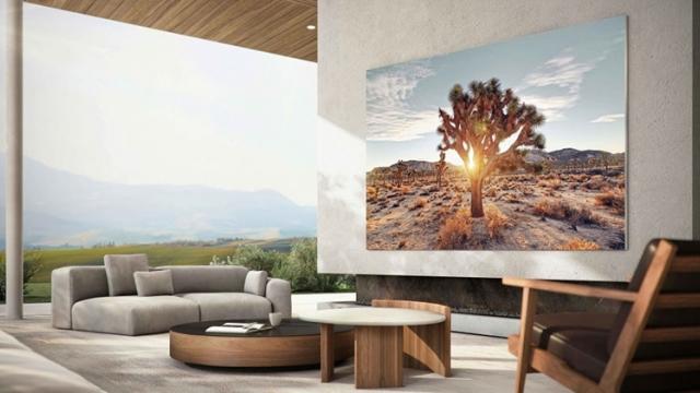 <b>Samsung lansează un revoluţionar televizor MicroLED, „The Wall”, cu diagonală de 2.7 metri;  Iată atuurile sale</b>Începând de azi am intrat oficial în epoca MicroLED comercială, Samsung deschizând o nouă eră a calităţii imaginii şi designului. Compania sud coreeană tocmai a lansat un televizor nou, o variantă 