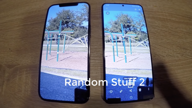 <b>Samsung Galaxy S21+ apare într-un nou clip hands-on alături de iPhone 12 Pro; Vedem o scurtă comparație a camerelor</b>Data trecută vedeam în exclusivitate un hands-on cu noul Samsung Galaxy S21+. Au trecut doar două zile de atunci, iar astăzi vedem telefonul în comparație cu un iPhone 12 Pro. Videoclipul a fost postat tot pe canalul Random Stuff 2 de pe Youtube 