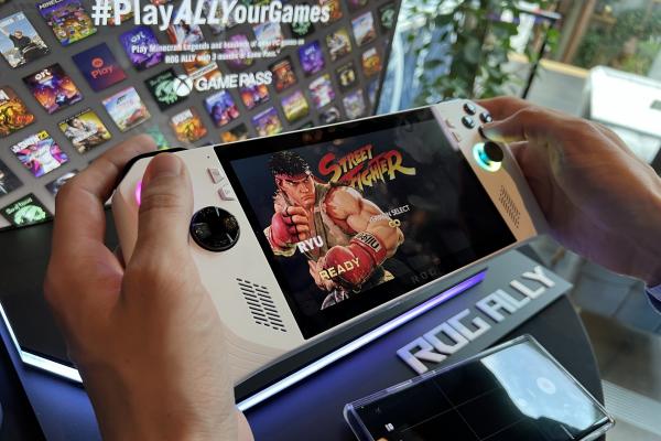 Am încercat consola ASUS ROG Ally, proaspăt lansată în România, cu Steam, Xbox Game Pass (Video)