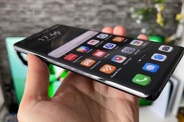 HUAWEI nova 11 Pro: Display de flagship, curbat, OLED 120Hz și cu upgrade la luminozitate + protecție Kunlun Glass