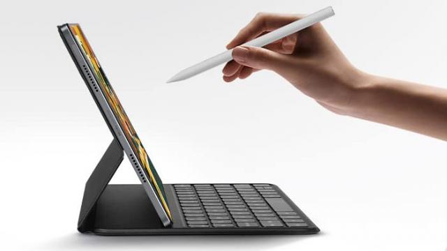 <b>Tableta Xiaomi Pad 6 sosește global și are procesor Snapdragon 870, ecran de 11 inch cu refresh rate de monitor de gaming</b>Finalul lunii aprilie ne-a adus printre altele și lansarea tabletei Xiaomi Pad 6, un model cu valențe de gaming prin prisma unui impresionant ecran 144Hz. Sosea doar în China, iar acum în iunie asistăm iată la primul pas în extinderea 
