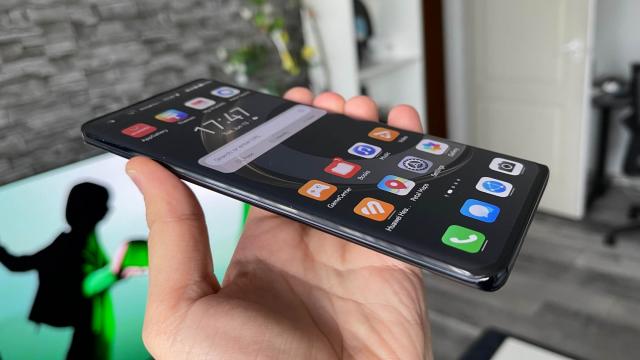 <b>HUAWEI nova 11 Pro: Software deja cunoscut, cu multă customizare și AppGallery pentru toate aplicațiile de care ai nevoie</b>La capitolul software nu sunt surprize mari, HUAWEI nova 11 Pro sosind cu EMUI 13.1 la pachet, bazat pe versiunea Android 12, așadar nu HarmonyOS precum se livrează în China. Ne bazăm pe soluția AppGallery și HUAWEI Mobile Services 