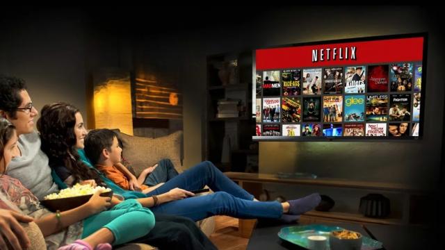 <b>Cum adaugi extra abonați pe contul de Netflix, pentru ca persoanele care nu locuiesc cu tine să se bucure de filme și seriale fără limite</b>Dacă ești abonat Netflix, mai mult ca sigur ești la curent cu planul companiei de a stopa împărțirea contului cu prietenii sau chiar cu membrii familiei care nu locuiesc în aceeași casă cu tine. Nu e tocmai o veste excelentă, întradevăr, dar dacă vrei