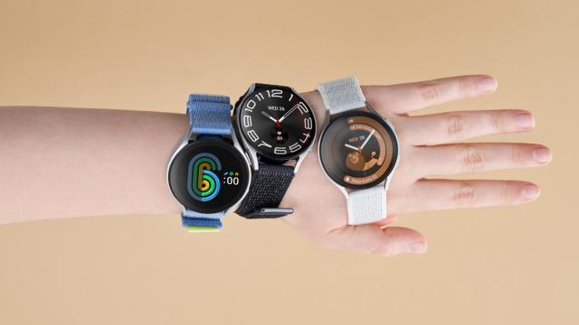 <b>Samsung prezintă smartwatch-urile Galaxy Watch6 și Watch6 Classic; Rulează noul Wear OS 4.0, au design elegant, funcții avansate de monitorizare și tracking</b>Azi a avut loc mult așteptatul eveniment Unpacked de vară, în cadrul căruia Samsung a prezentat oficial telefoanele pliabile Samsung Galaxy Z Fold 5 și Galaxy Z Flip 5. Nu au sosit singure, întrucât alături de acestea au fost prezentate și tabletele