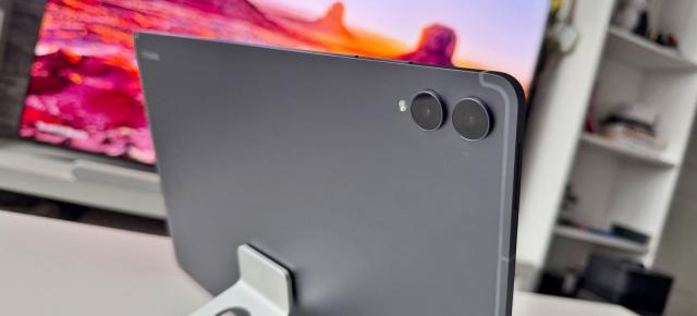 Samsung Galaxy Tab S12 Ultra: Camera duală descurcăreață nu doar pentru fotografiat documente