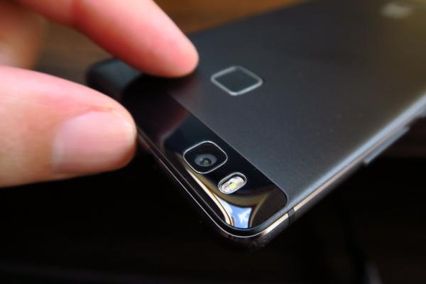 Huawei P9 Lite: Design din policarbonat şi metal aflat la "înălţime metalică"