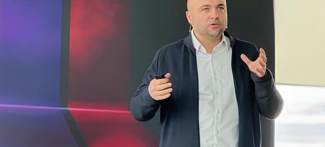 eMAG face pasul în fintech, cumpără Orange Money IFN și licențele BNR