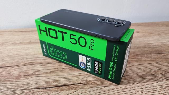 <b>Unboxing INFINIX HOT 50 Pro 4G: Smartphone subțire și arătos, cu toate accesoriile necesare în pachet (inclusiv căști), sub 1200 lei</b>Vă anunțam recent că seria Infinix HOT 50 ajunge acum în România. Deja listat pe eMAG și chiar astăzi ajuns pe masa de teste Mobilissimo este modelul Infinix HOT 50 Pro 4G, un terminal subțire și arătos ce folosește arhitectură TitanWing pentru a obține