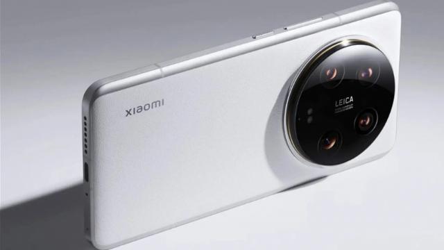 <b>Xiaomi 15 Ultra are dotările camerei confirmate înainte de debutul din 26 februarie</b>Xiaomi 15 Ultra a avut parte de multe scăpări recent, semn că lansarea sa va avea loc curând. Pe weibo a apărut chiar un teaser recent ce dezvăluie că debutul său ar avea loc pe 26 februarie în China. La nivel global ar sosi puțin mai târziu