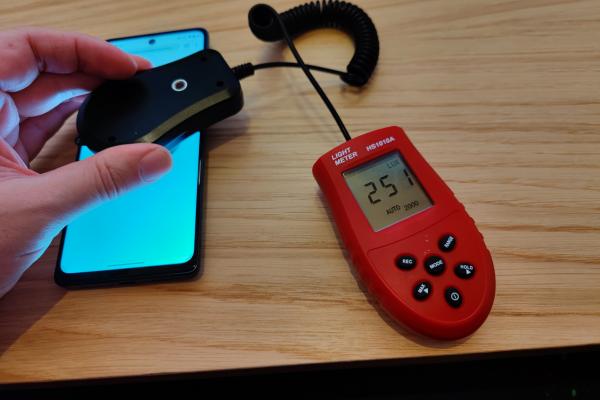 Luminozitate display Motorola Moto G200 5G